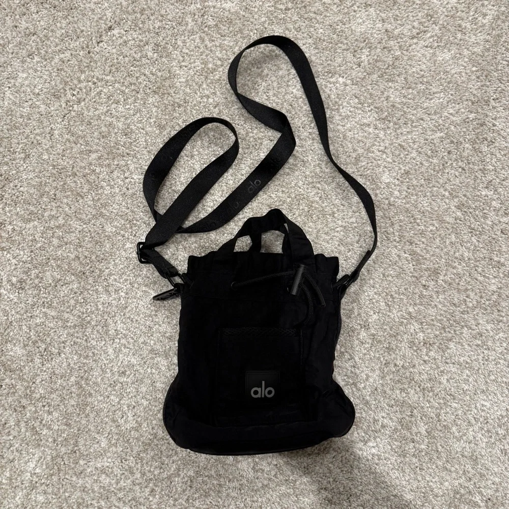 ALO Yoga | Bags | Alo Water Bottle Crossbody Bag | Poshmark